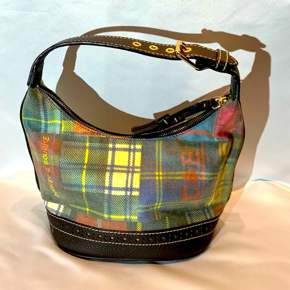 Adorable Dooney & Bourke Coated Canvas Plaid Bag - Picture 3 of 8